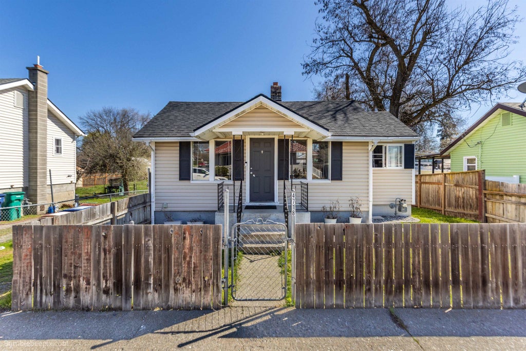 Photo of 4718 N MAGNOLIA St, Spokane, WA 99207 (MLS # 202626077)