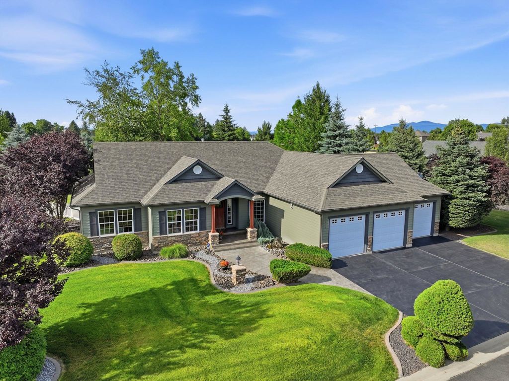 Photo of 3016 W Westover Ln, Spokane, WA 99208 (MLS # 202619991)
