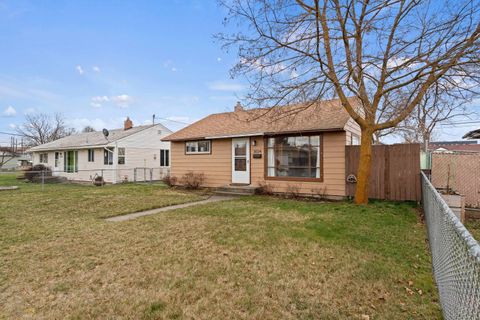 Photo of 3024 E Nora Ave, Spokane, WA 99207 (MLS # 202613418)