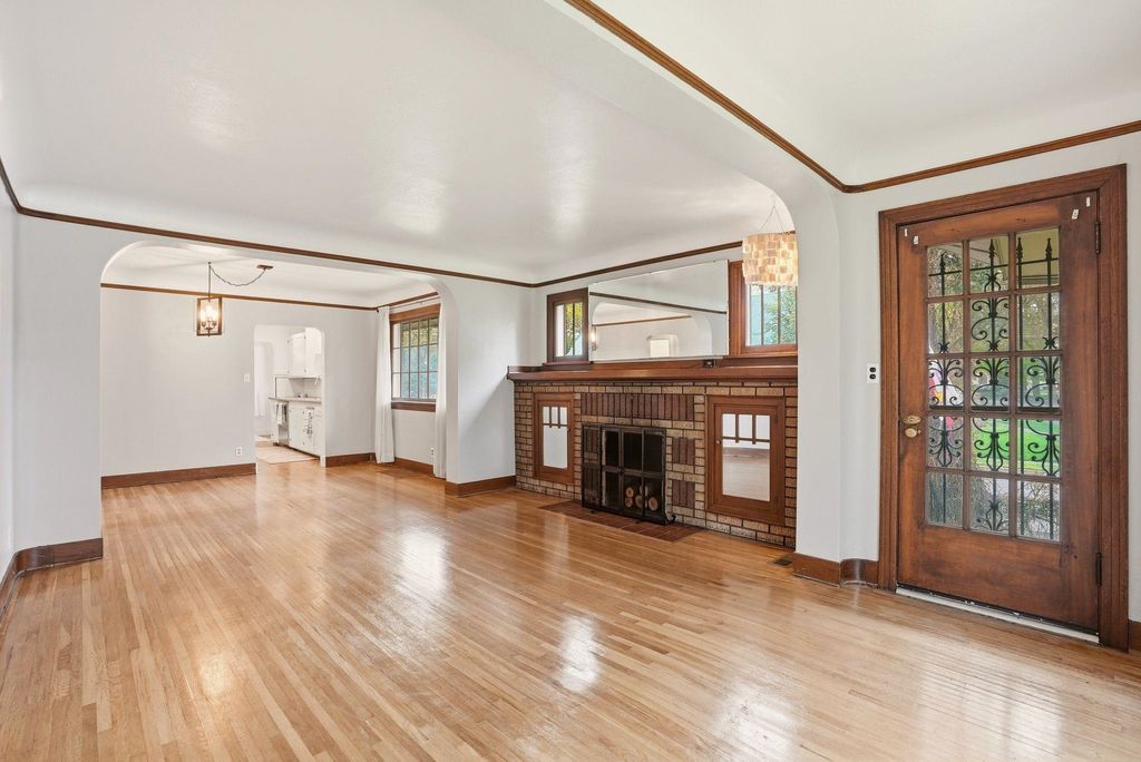 Photo of 2423 S Grand Blvd, Spokane, WA 99203 (MLS # 202616135)