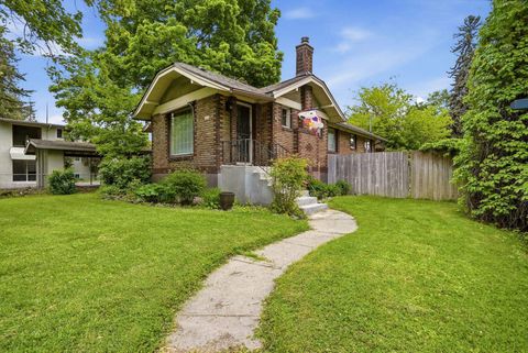 Photo of 2423 S Grand Blvd, Spokane, WA 99203 (MLS # 202616135)