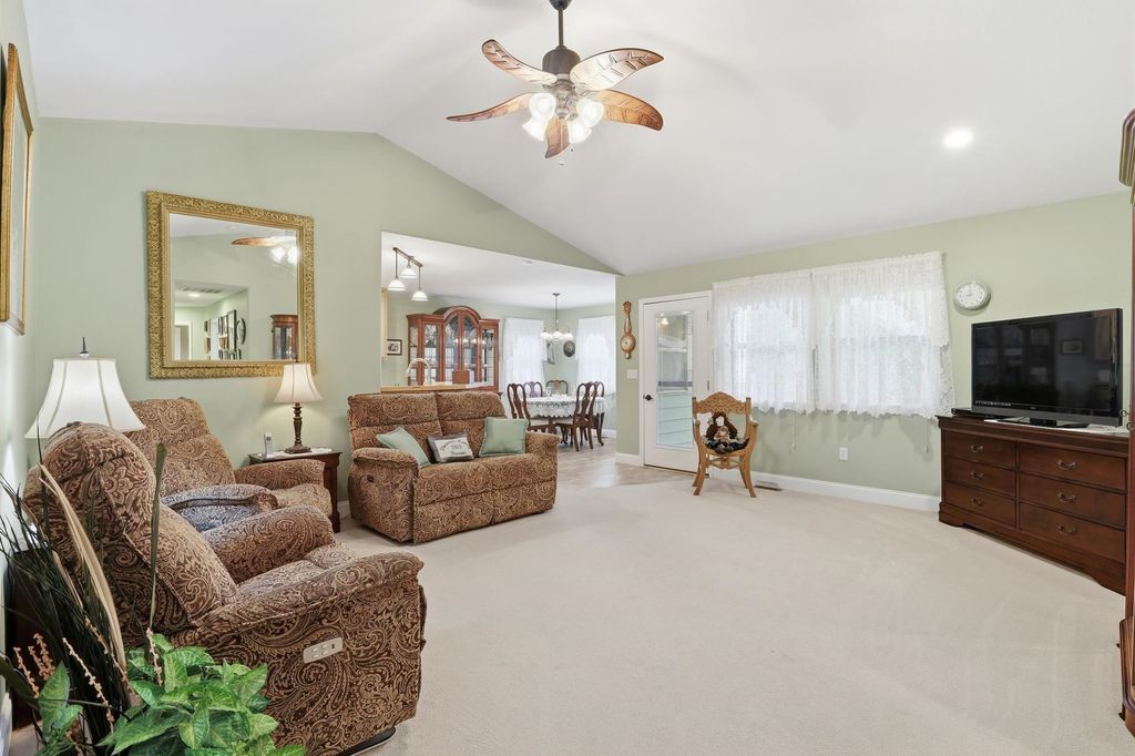 Photo of 607 N Country Club Dr, Deer Park, WA 99006 (MLS # 202612531)