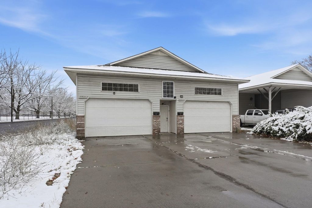 Photo of 1501 N REGAL St, Spokane, WA 99207 (MLS # 202527481)