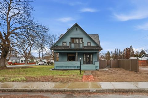 Photo of 828 W Nebraska Ave, Spokane, WA 99205 (MLS # 202613401)