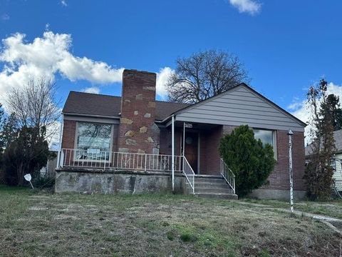 Photo of 4811 N Lincoln St, Spokane, WA 99205 (MLS # 202614839)