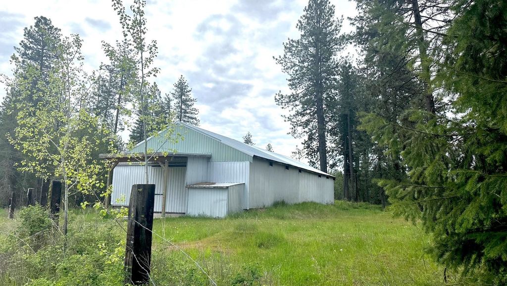 Photo of 2111 W Mason Rd, Deer Park, WA 99006 (MLS # 202614461)