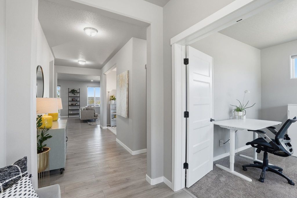 Photo of 9111 N Rosebury Ln, Spokane, WA 99208 (MLS # 202615861)