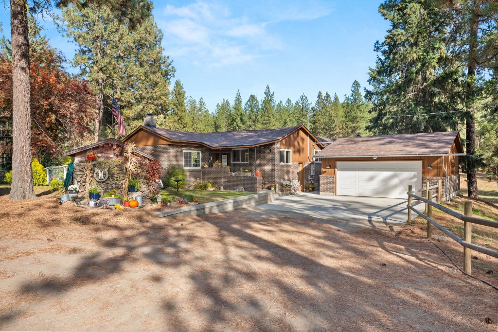 Photo of 6018 N Argonne Rd, Spokane, WA 99217 (MLS # 202625902)
