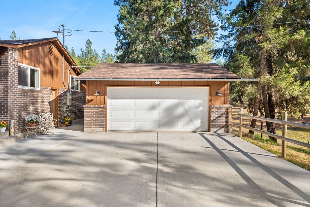 Photo of 6018 N Argonne Rd, Spokane, WA 99217 (MLS # 202625902)