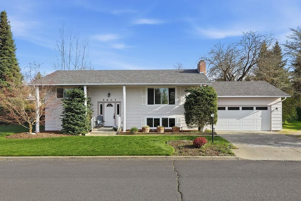Photo of 5607 W Comanche Dr, Spokane, WA 99208 (MLS # 202615740)