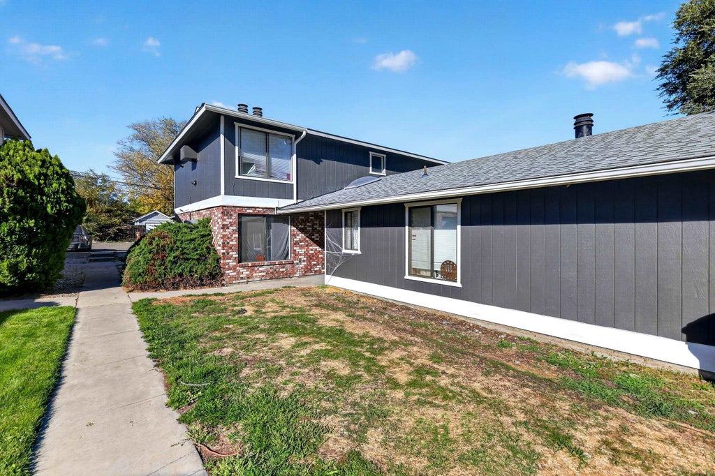 Photo of 6119-6123 N Addison St, Spokane, WA 99208 (MLS # 202625759)