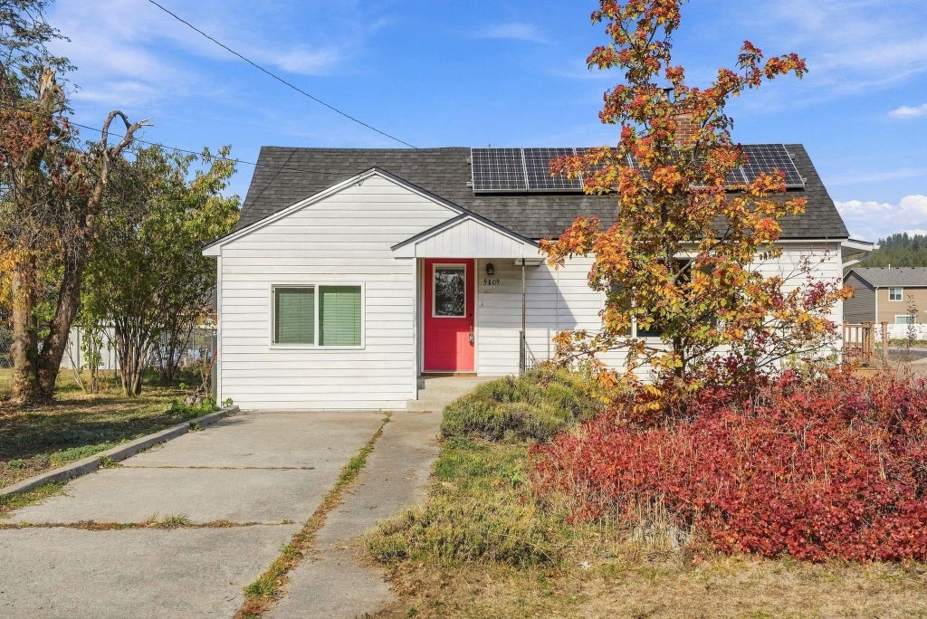 Photo of 9809 E Upriver Dr, Spokane, WA 99206 (MLS # 202626106)