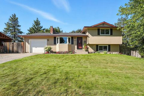 Photo of 535 E Kedlin Ave, Spokane, WA 99218 (MLS # 202613410)