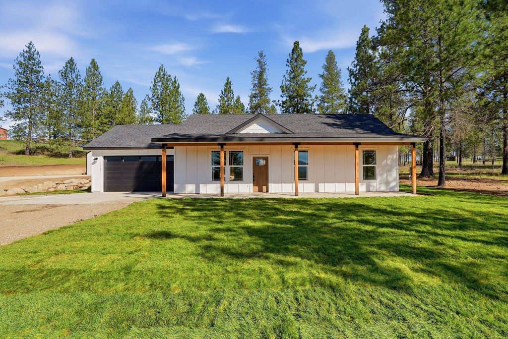 Photo of 14589 E Oregon Rd, Elk, WA 99009 (MLS # 202615164)