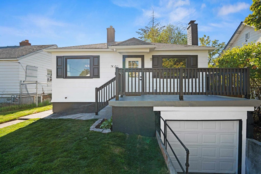 Photo of 21 W Courtland Ave, Spokane, WA 99205 (MLS # 202625490)