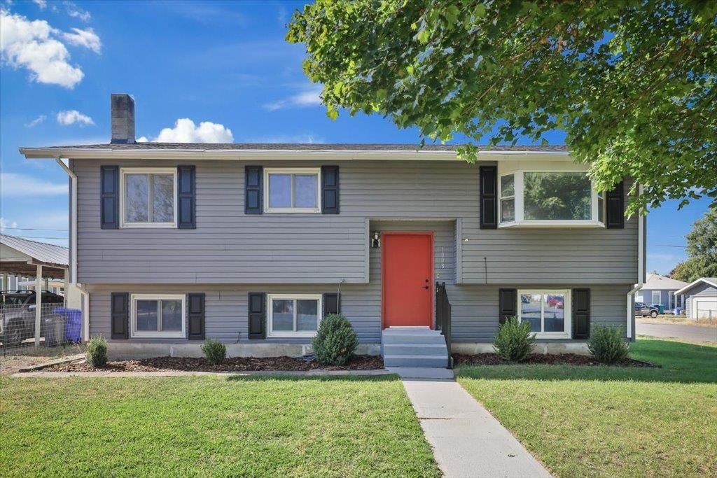 Photo of 1008 S BEEMAN St, Airway Heights, WA 99001 (MLS # 202527495)