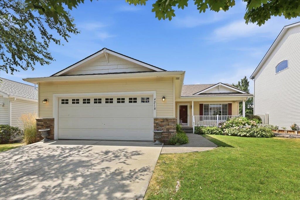 Photo of 4218 S Stonington Ln, Spokane, WA 99223 (MLS # 202622138)