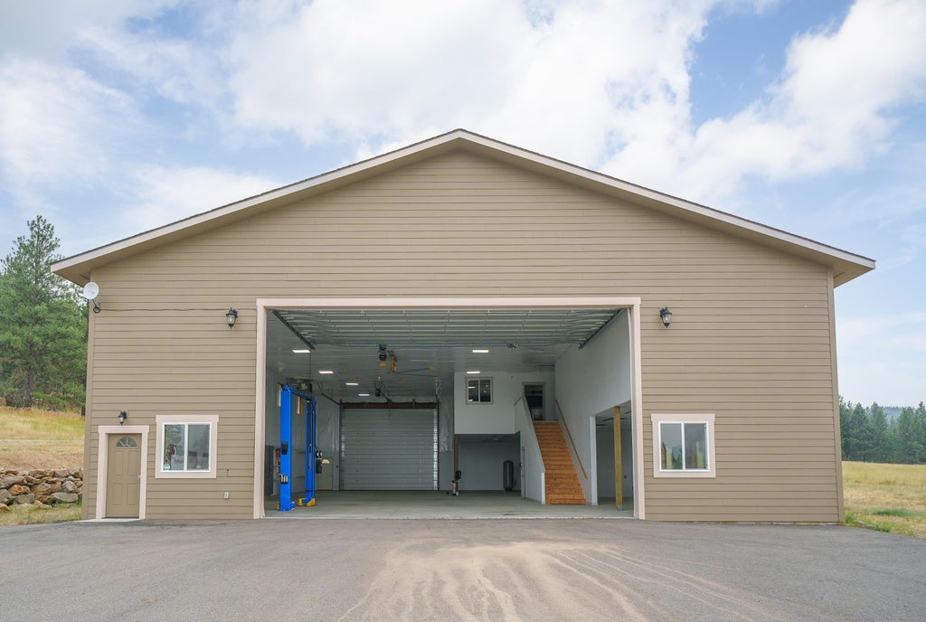 Photo of 2505 N Rocky Hill Ln, Liberty Lake, WA 99019 (MLS # 202624334)