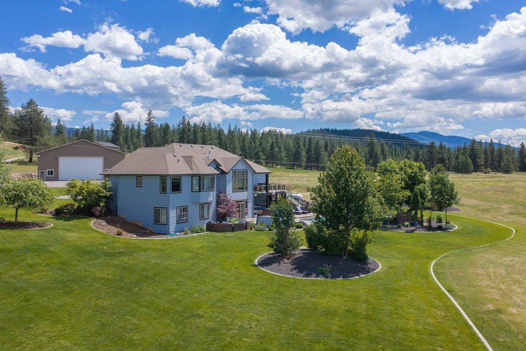 Photo of 2505 N Rocky Hill Ln, Liberty Lake, WA 99019 (MLS # 202624334)