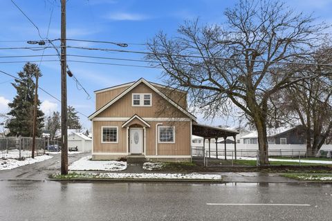 Photo of 3110 N Alberta St, Spokane, WA 99205 (MLS # 202613572)