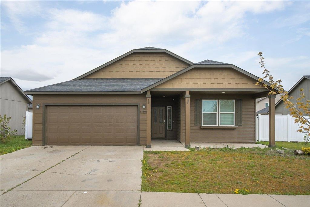 Photo of 12905 W Pacific Ave, Airway Heights, WA 99001 (MLS # 202616364)