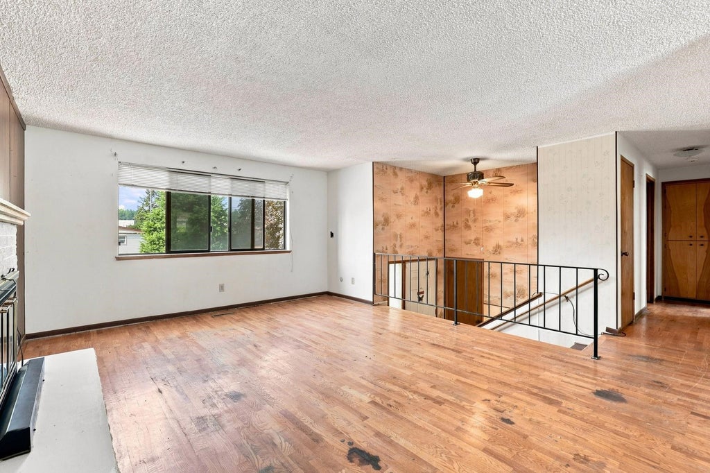 Photo of 631 S Jefferson St, Medical Lake, WA 99022 (MLS # 202622947)