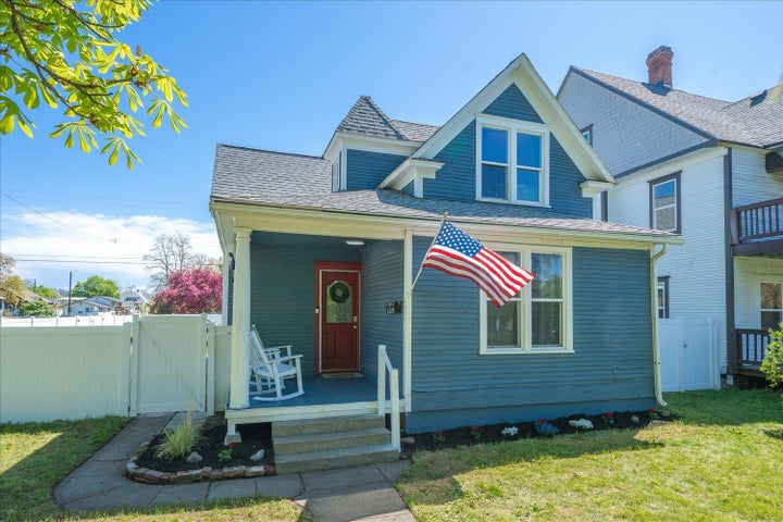 Photo 1 of 30 — 2228 N Cincinnati St, Spokane, WA 99207