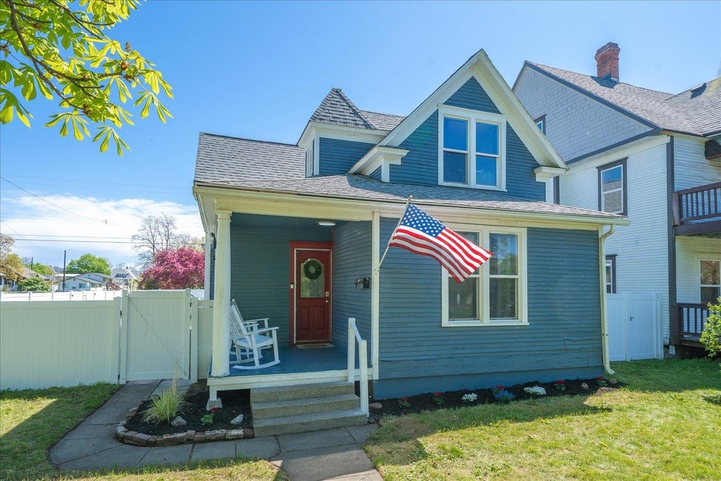 Photo of 2228 N Cincinnati St, Spokane, WA 99207 (MLS # 202623690)
