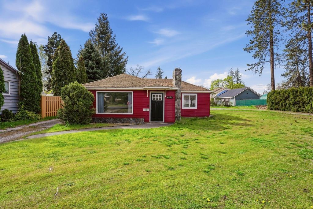 Photo of 4025 W Everett Ave, Spokane, WA 99205 (MLS # 202616529)