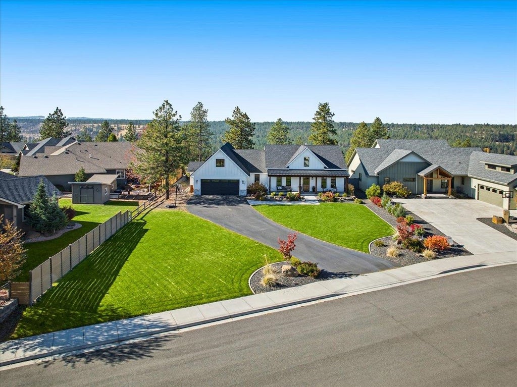 Photo of 5284 S Falcon Point Ct, Spokane, WA 99224 (MLS # 202625913)