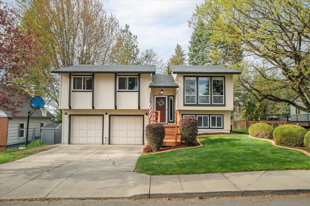 Photo of 4011 E 20th Ave, Spokane, WA 99223 (MLS # 202616127)
