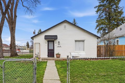 Photo of 1828 W Nora Ave, Spokane, WA 99205 (MLS # 202613751)