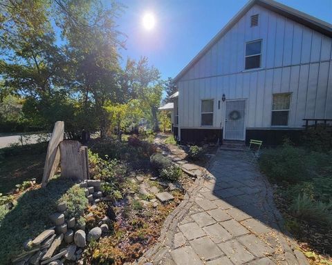 Photo of 1528 E Boone Ave, Spokane, WA 99202 (MLS # 202614186)