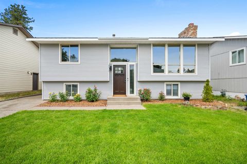 Photo of 3517 E 36th Ave, Spokane, WA 99223 (MLS # 202618438)