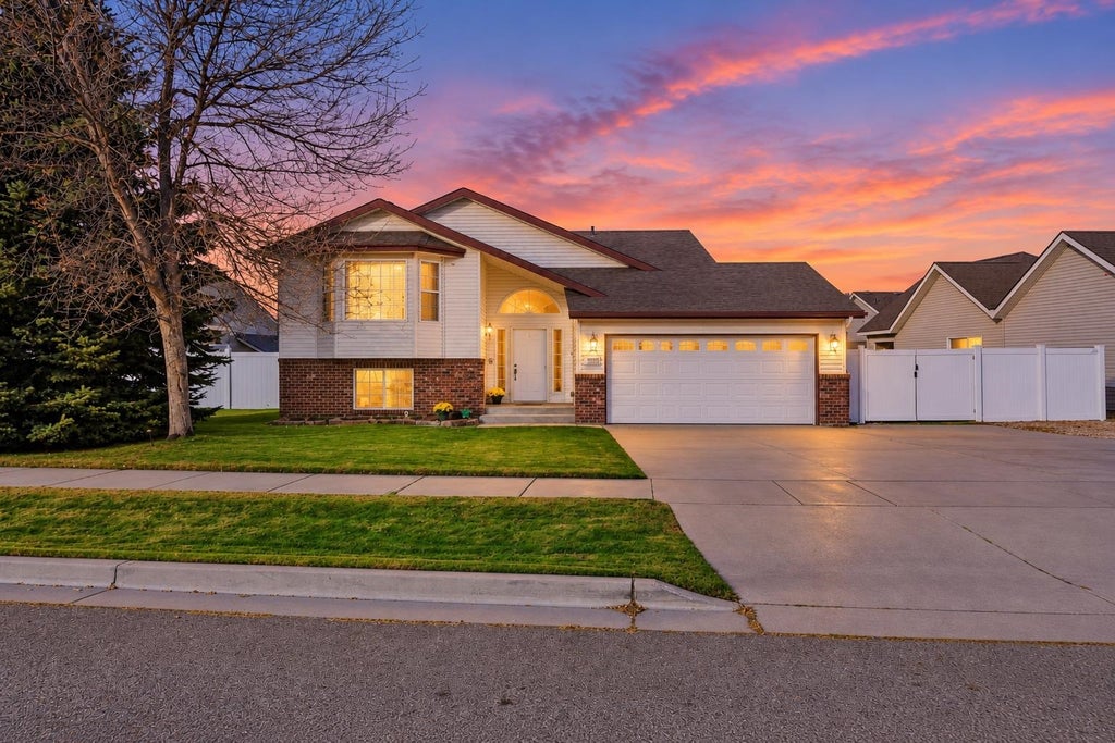 Photo of 19223 E 6th Ave, Spokane Valley, WA 99016 (MLS # 202625938)
