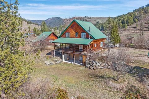 Photo of 3019 Pierre Lake Rd, Kettle Falls, WA 99141 (MLS # 202614783)