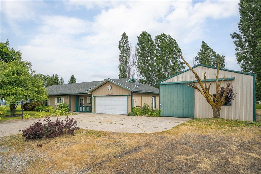 Photo of 1418 E 3rd St, Deer Park, WA 99006 (MLS # 202619175)