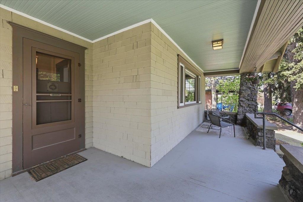 Photo of 1424 S Cedar St, Spokane, WA 99203 (MLS # 202615981)