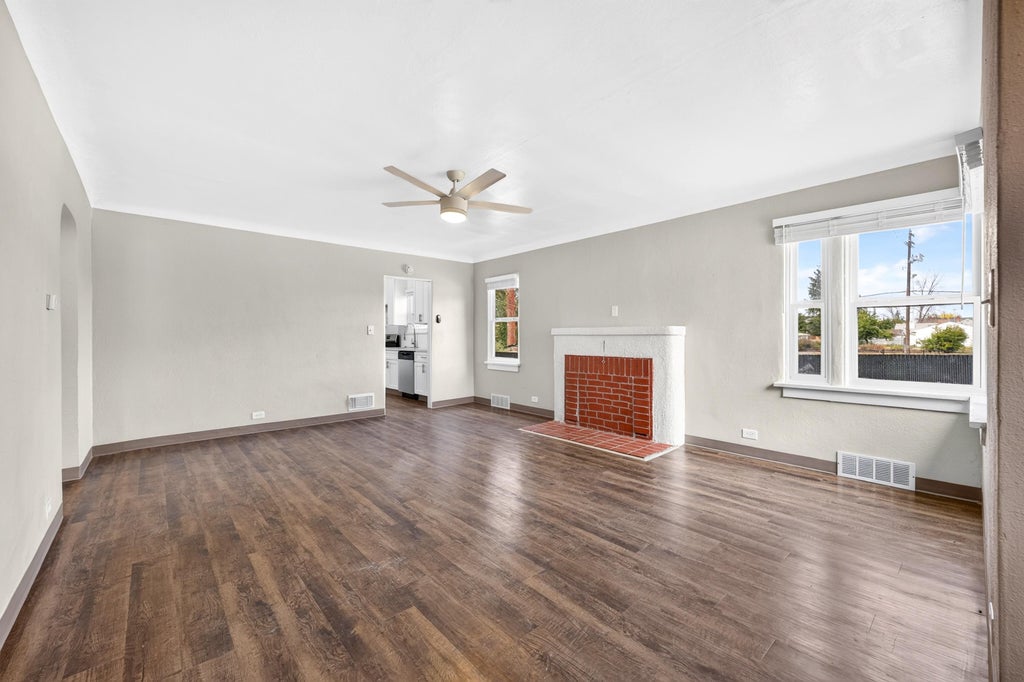 Photo of 648 S THOR St, Spokane, WA 99202 (MLS # 202625742)