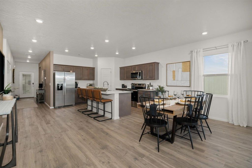 Photo of 3516 S McCabe Ln, Spokane, WA 99206 (MLS # 202525553)