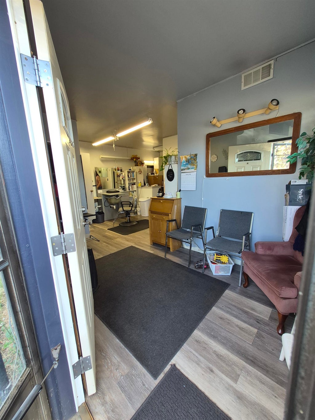 Photo of 10117 S Electric St, Four Lakes, WA 99014 (MLS # 202626113)
