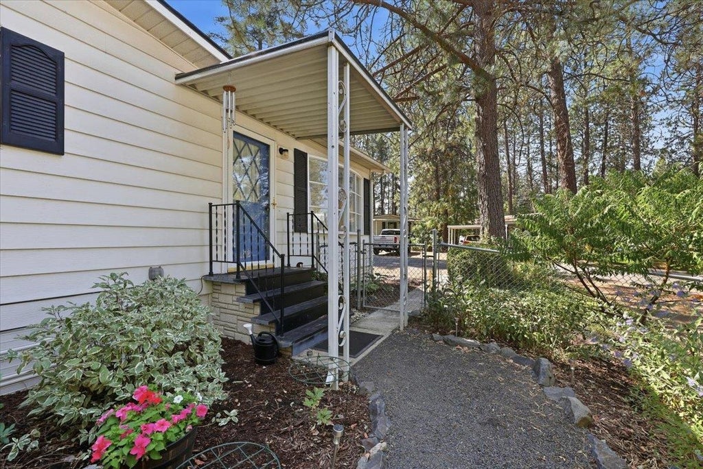 Photo of 8900 S Mullen Hill Rd, #74 RD, Spokane, WA 99224 (MLS # 202623564)