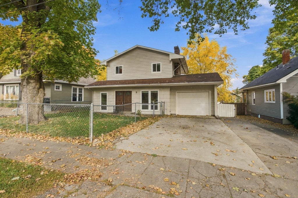 Photo of 1311 E 13th Ave, Spokane, WA 99202 (MLS # 202626118)