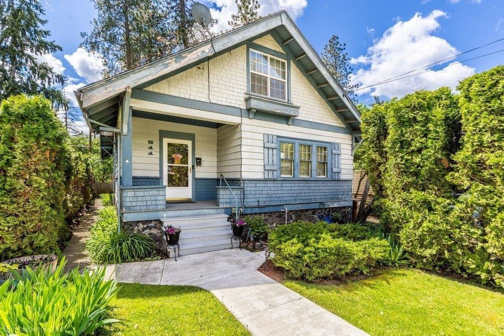 Photo of 511 W 14th Ave, Spokane, WA 99204 (MLS # 202625790)