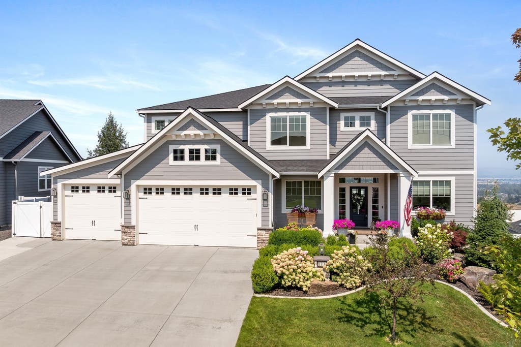Photo of 1510 S Morningside Heights Dr, Greenacres, WA 99016 (MLS # 202622188)