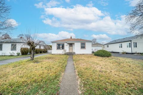 Photo of 211 E Longfellow Ave, Spokane, WA 99207 (MLS # 202527623)