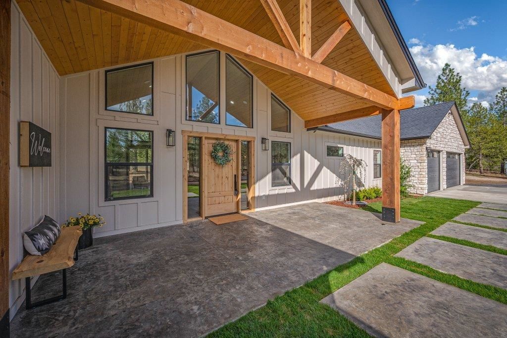 Photo of 1262 W Findley Ln Ln, Deer Park, WA 99006 (MLS # 202613384)