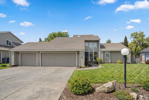 Photo of 6314 S Ray Ct, Spokane, WA 99223 (MLS # 202613736)
