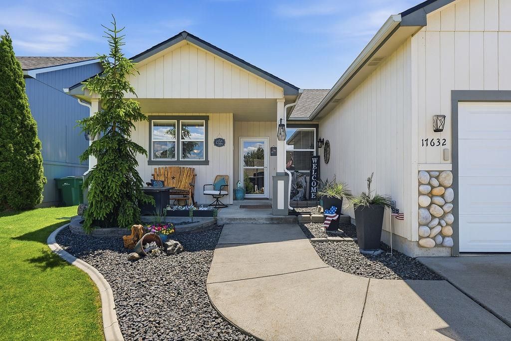 Photo of 17632 E 4th Ave, Greenacres, WA 99016 (MLS # 202619216)