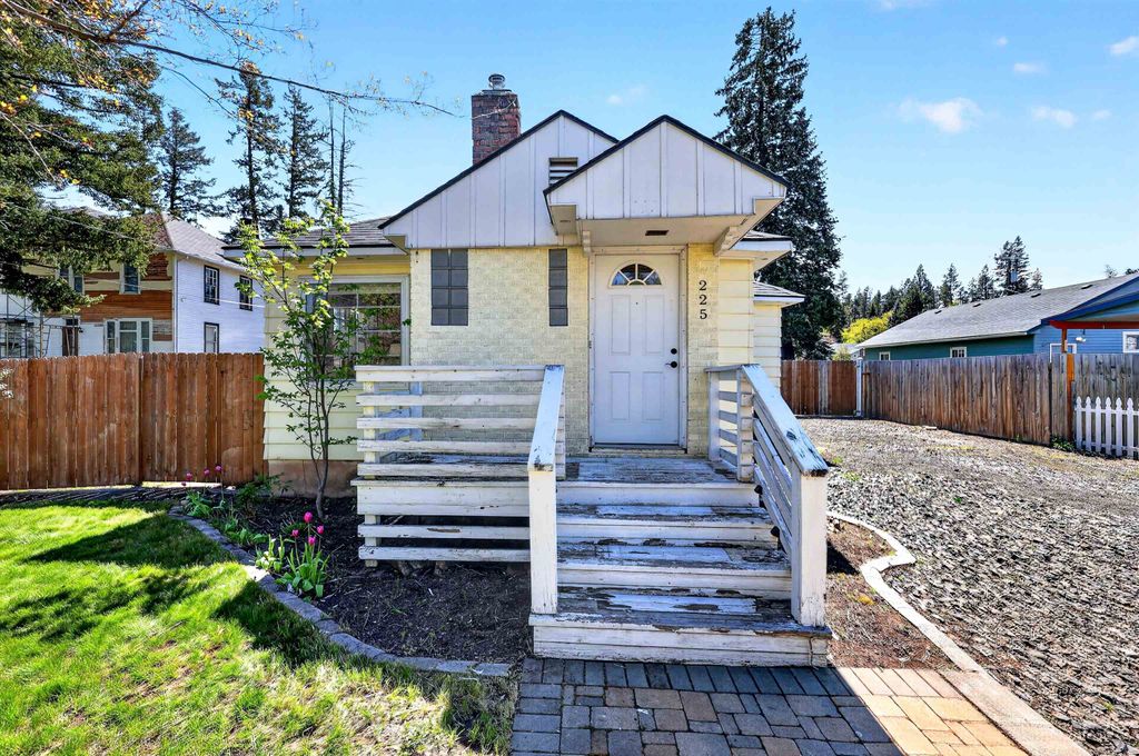 Photo of 225 W Emma St, Rockford, WA 99030 (MLS # 202616448)
